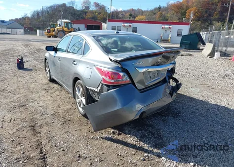 2015 Nissan Altima 2.5 Sv z USA, uszkodzony, nr VIN 1N4AL3AP5FC587611